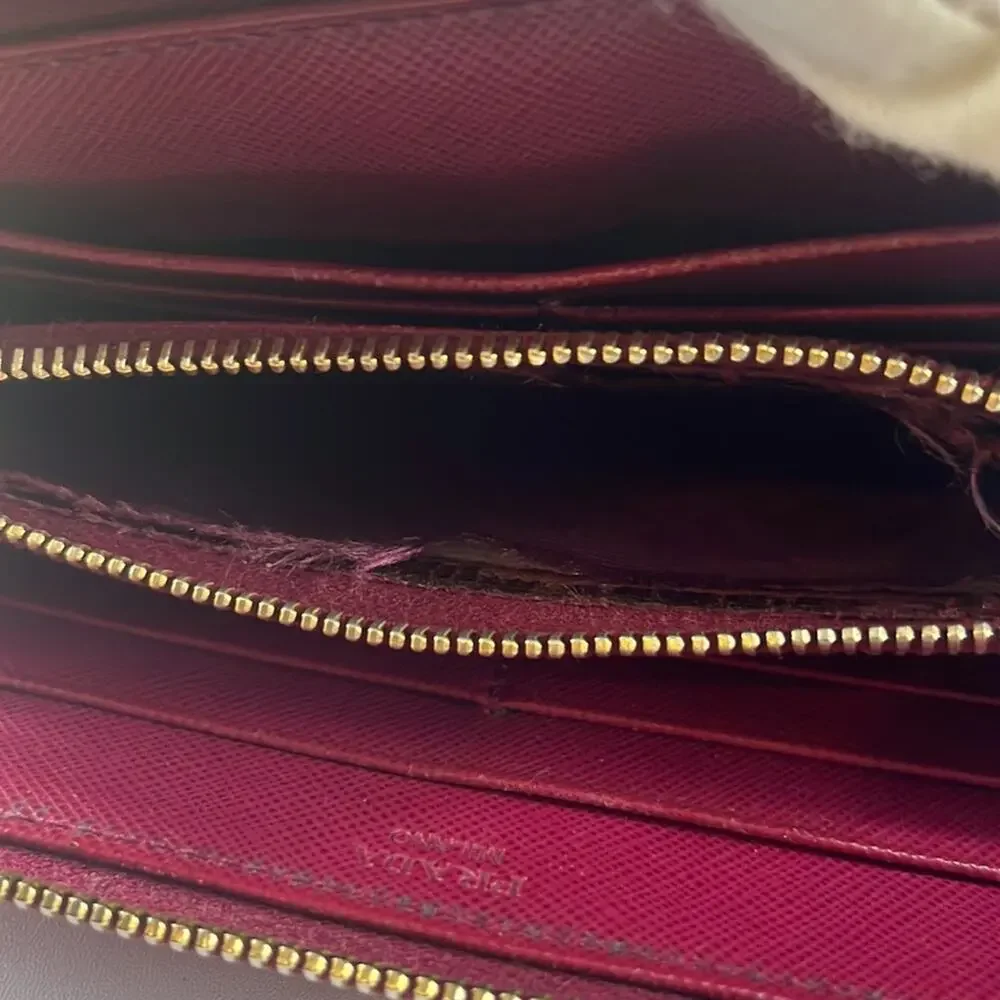 PRADA Saffiano Long‎ Zip Wallet